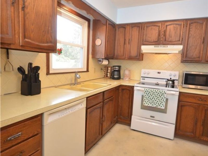 27 E Overdale Drive, Tallmadge, OH 44278 Photo 16