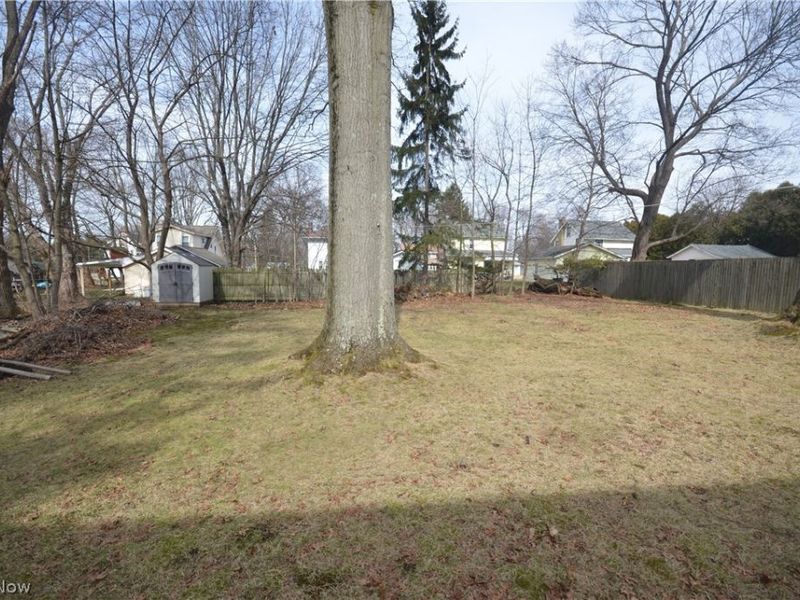 27 E Overdale Drive, Tallmadge, OH 44278 Photo 3