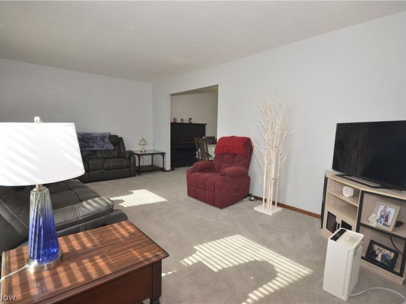 27 E Overdale Drive, Tallmadge, OH 44278 Photo 5