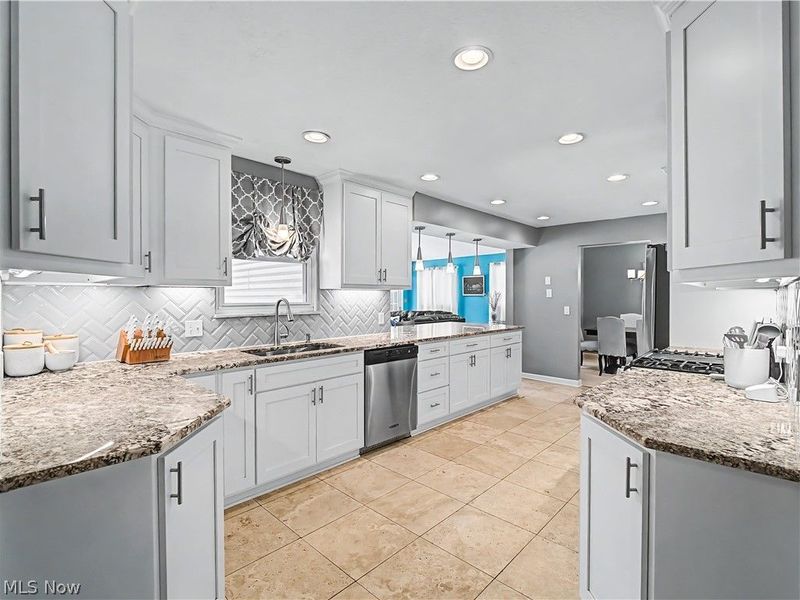 28365 Bassett Road, Westlake, OH 44145 Photo 23