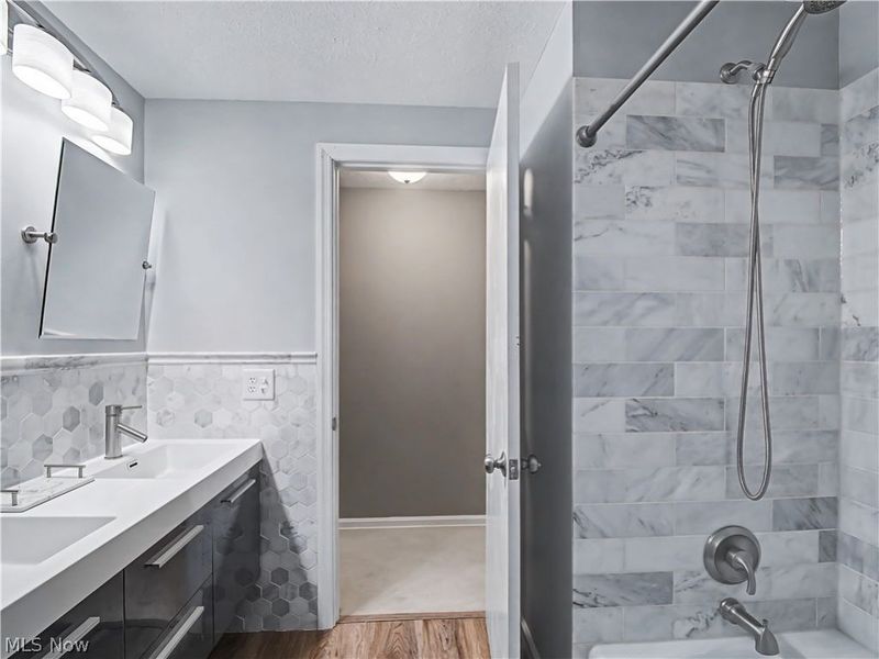 28365 Bassett Road, Westlake, OH 44145 Photo 28