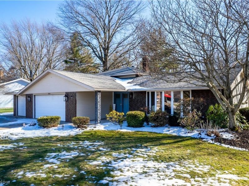 28365 Bassett Road, Westlake, OH 44145 Photo 4