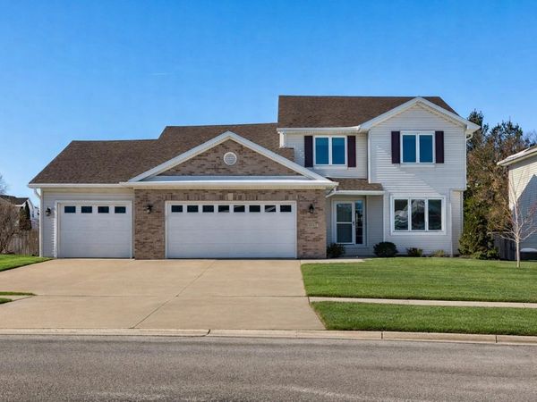 4943 Hemingway Drive, Ames, IA 50014