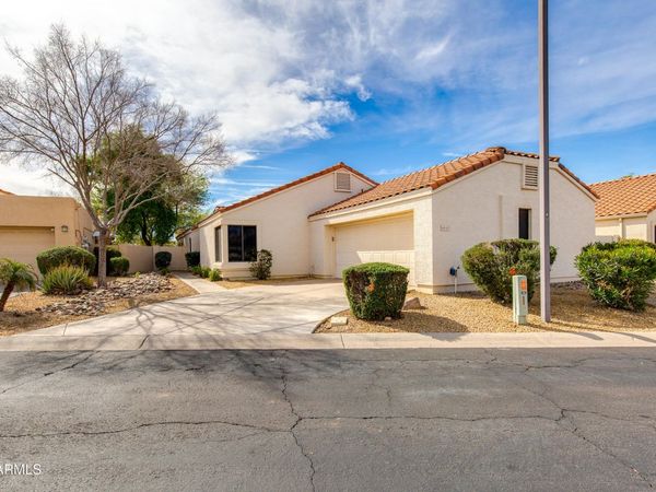 8645 W MAUI Lane, Peoria, AZ 85381
