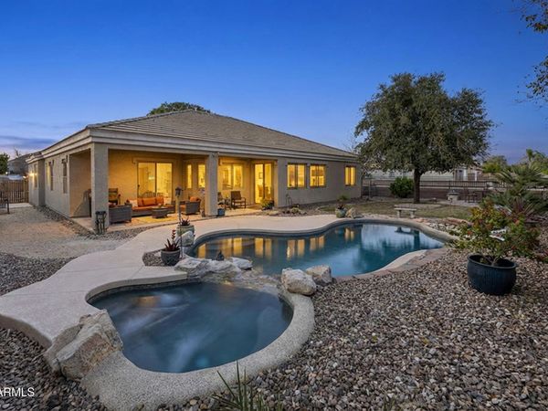 2997 E PARKVIEW Drive, Gilbert, AZ 85295
