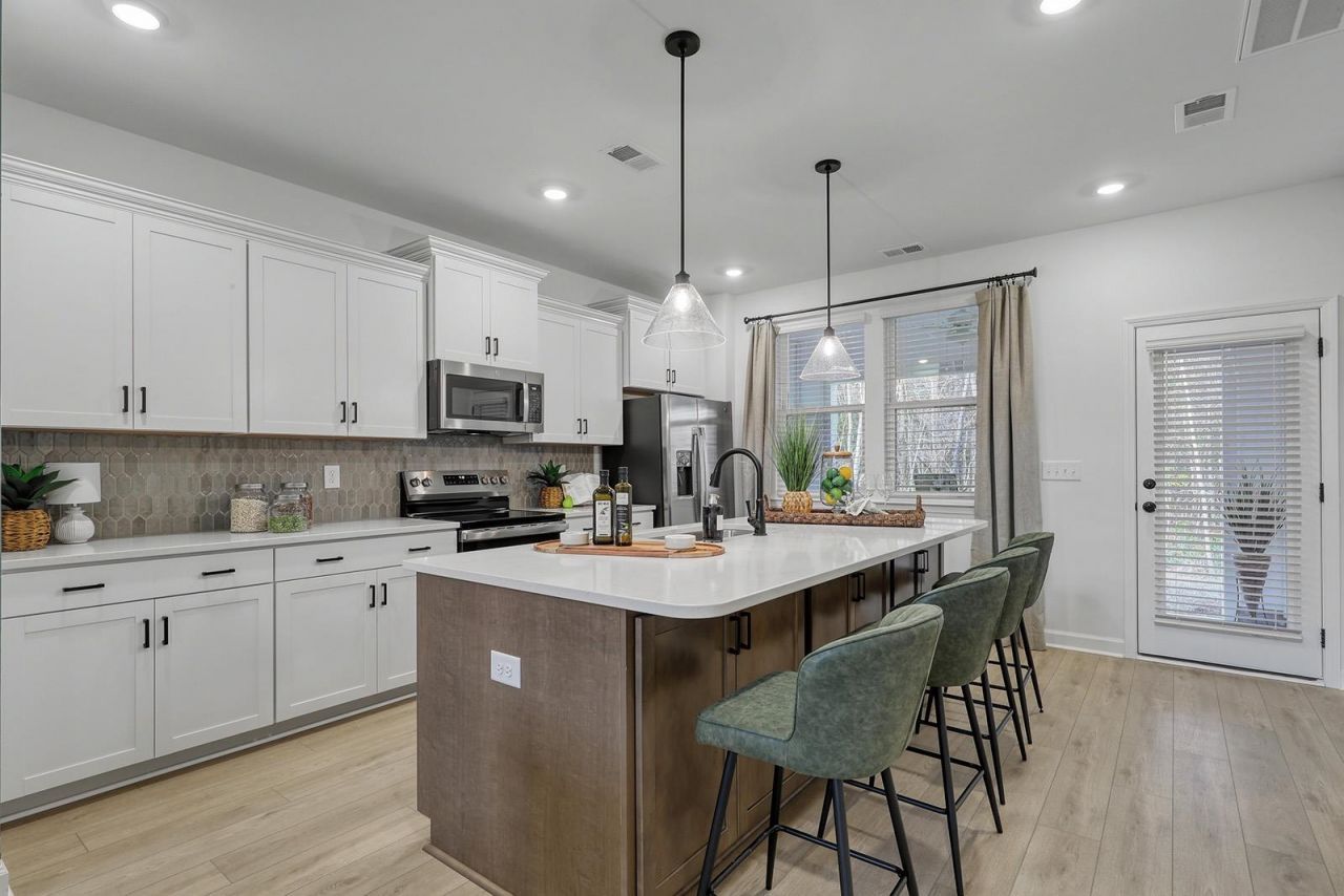 428 Ireland Way Photo 7