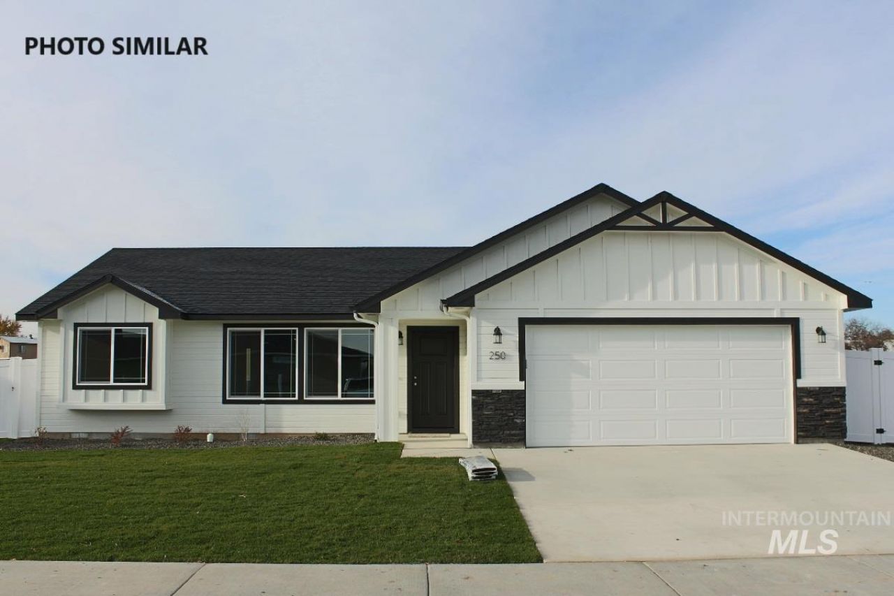 140 Pronghorn Ave, Fruitland, ID 83619 Main Photo