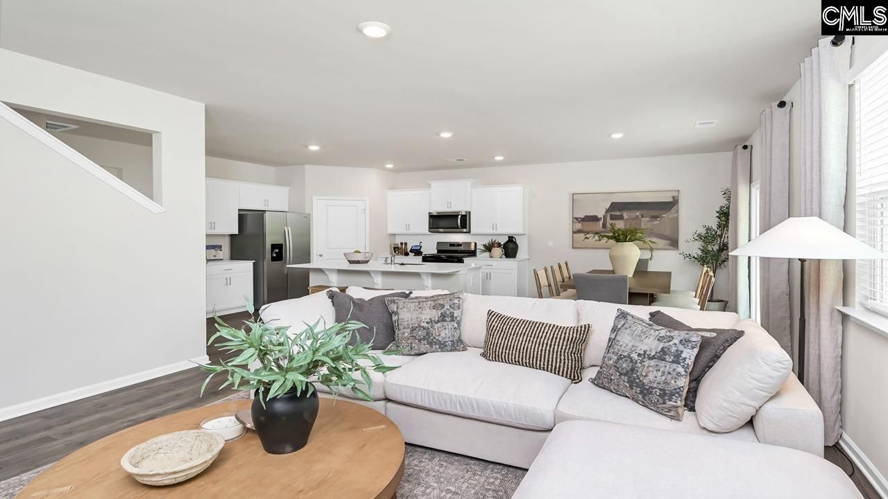 431 Leathertree Lane  Photo 20