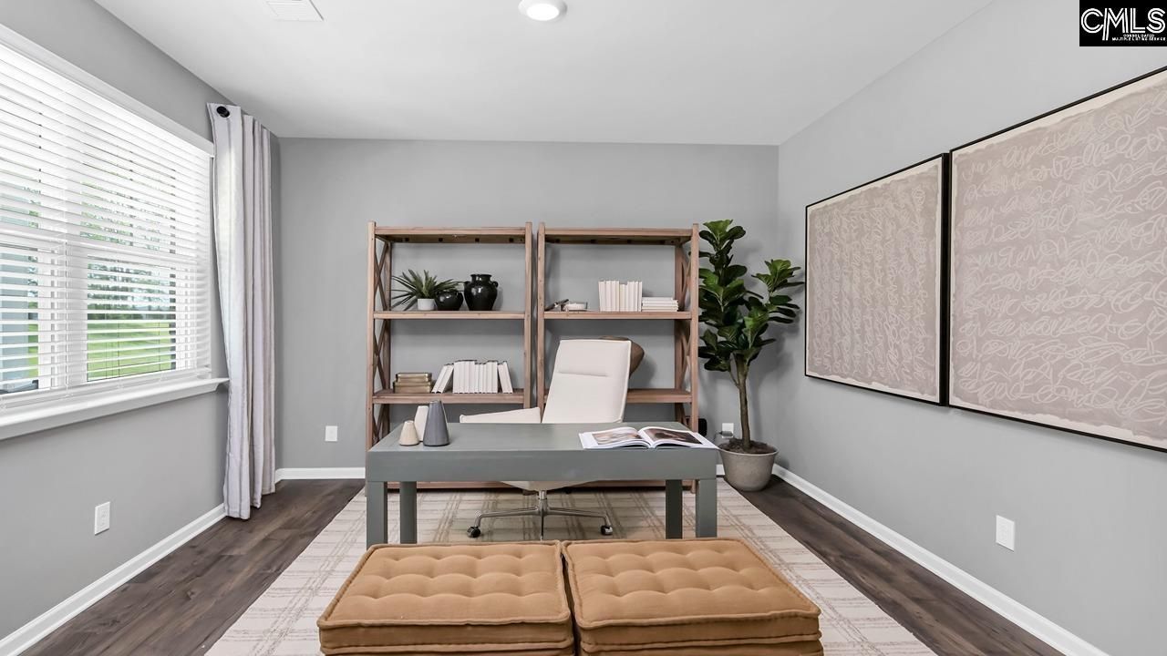 431 Leathertree Lane  Photo 5