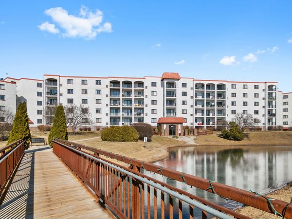 375 PLUM CREEK Drive , Unit 108, Wheeling, IL 60090