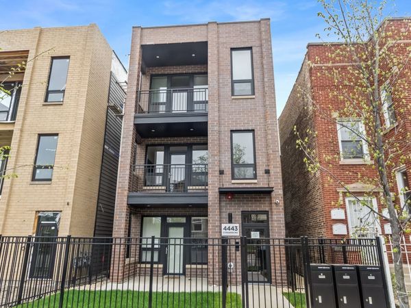 4443 S Vincennes Avenue, Unit 2, Chicago, IL 60653
