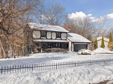 5942 Fairwood Lane, Minnetonka, MN 55345