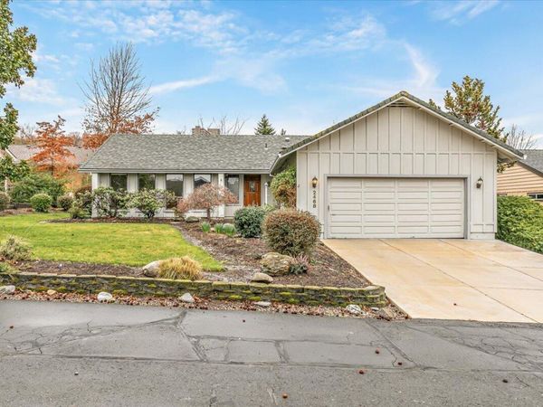 2468 Republic Way, Medford, OR 97504