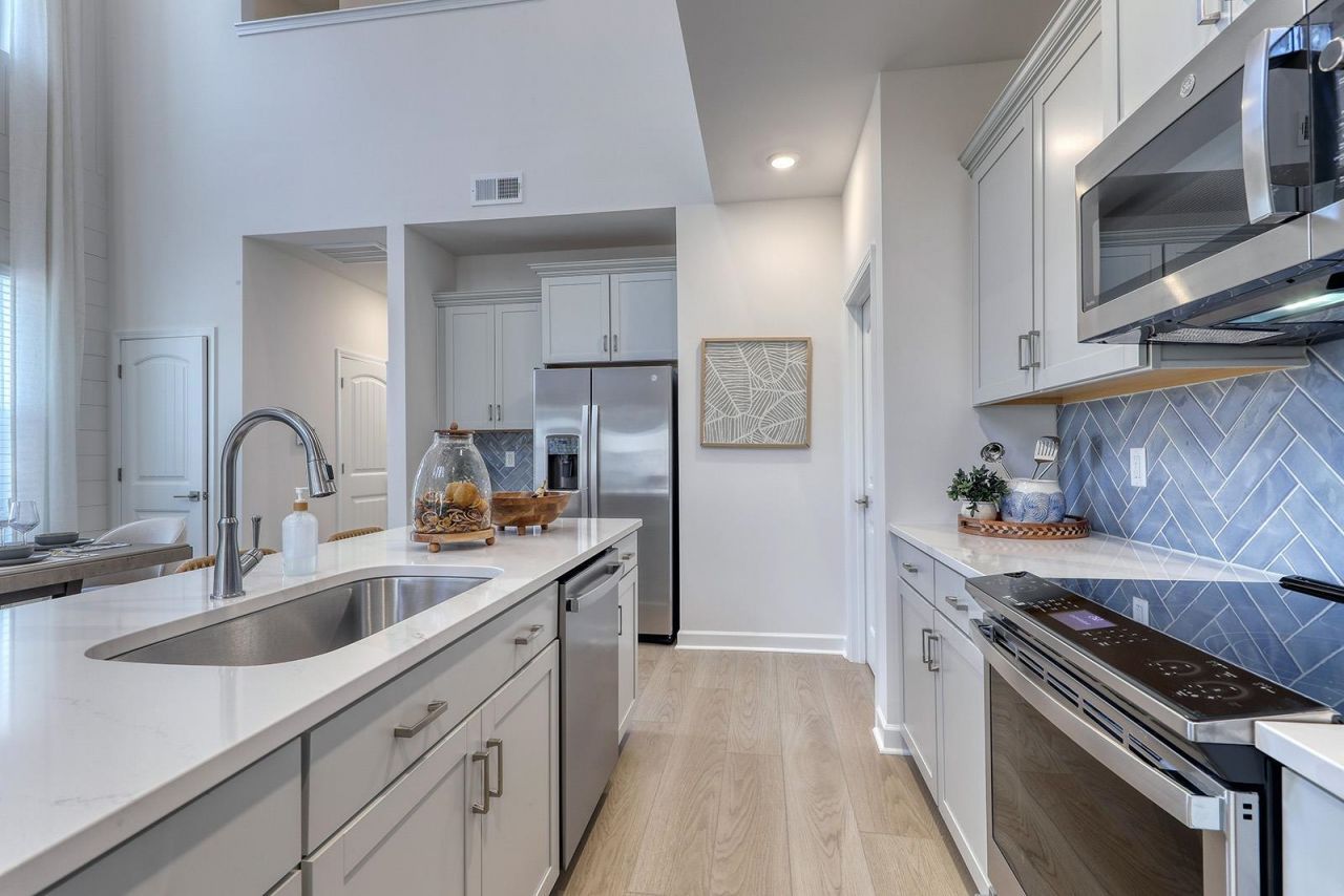 432 Ireland Way Photo 11