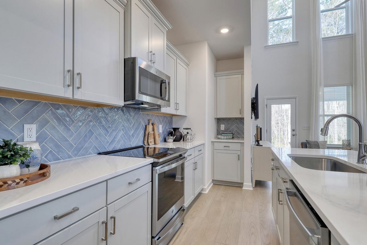 432 Ireland Way Photo 12