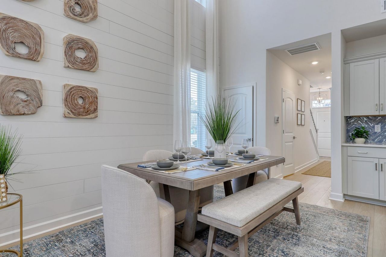 432 Ireland Way Photo 6