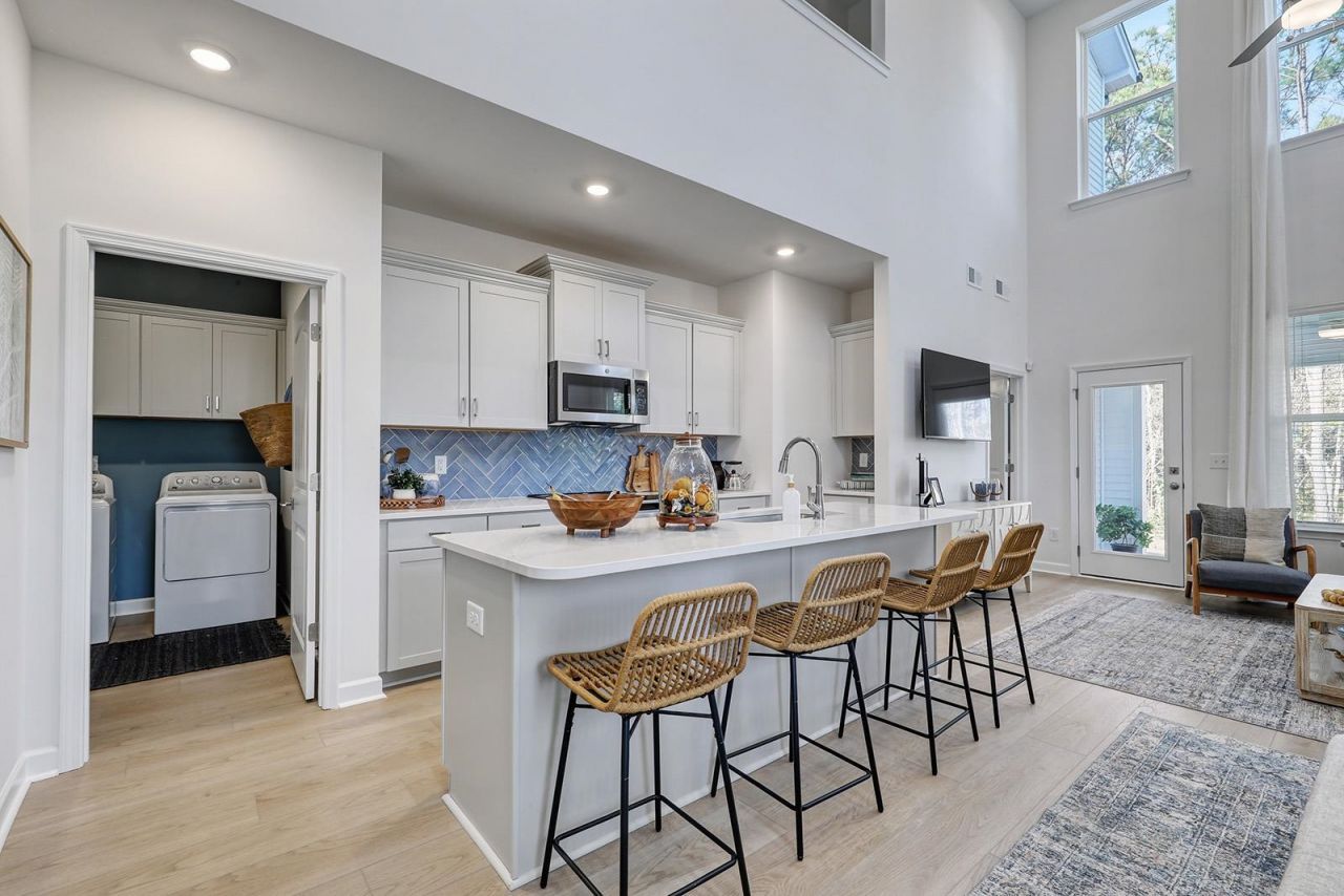 432 Ireland Way Photo 9