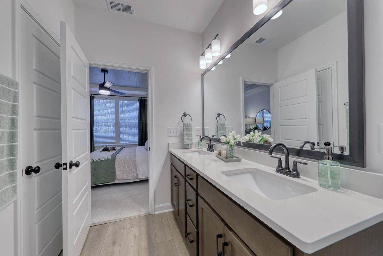 440 Ireland Way Photo 13