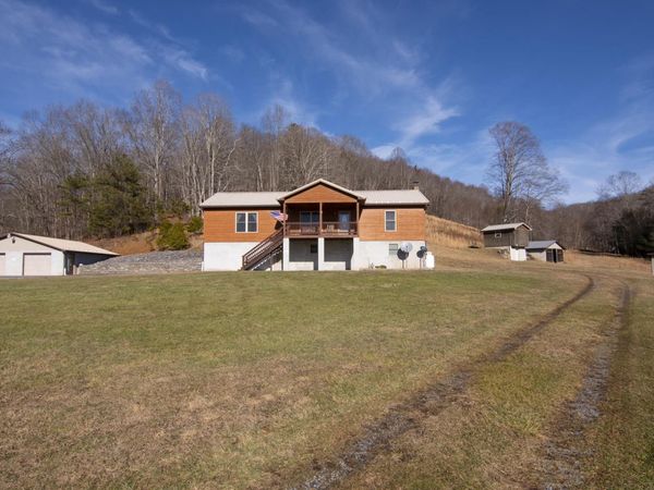 10571 Leonard Cordova Rd, Renick, WV 24966