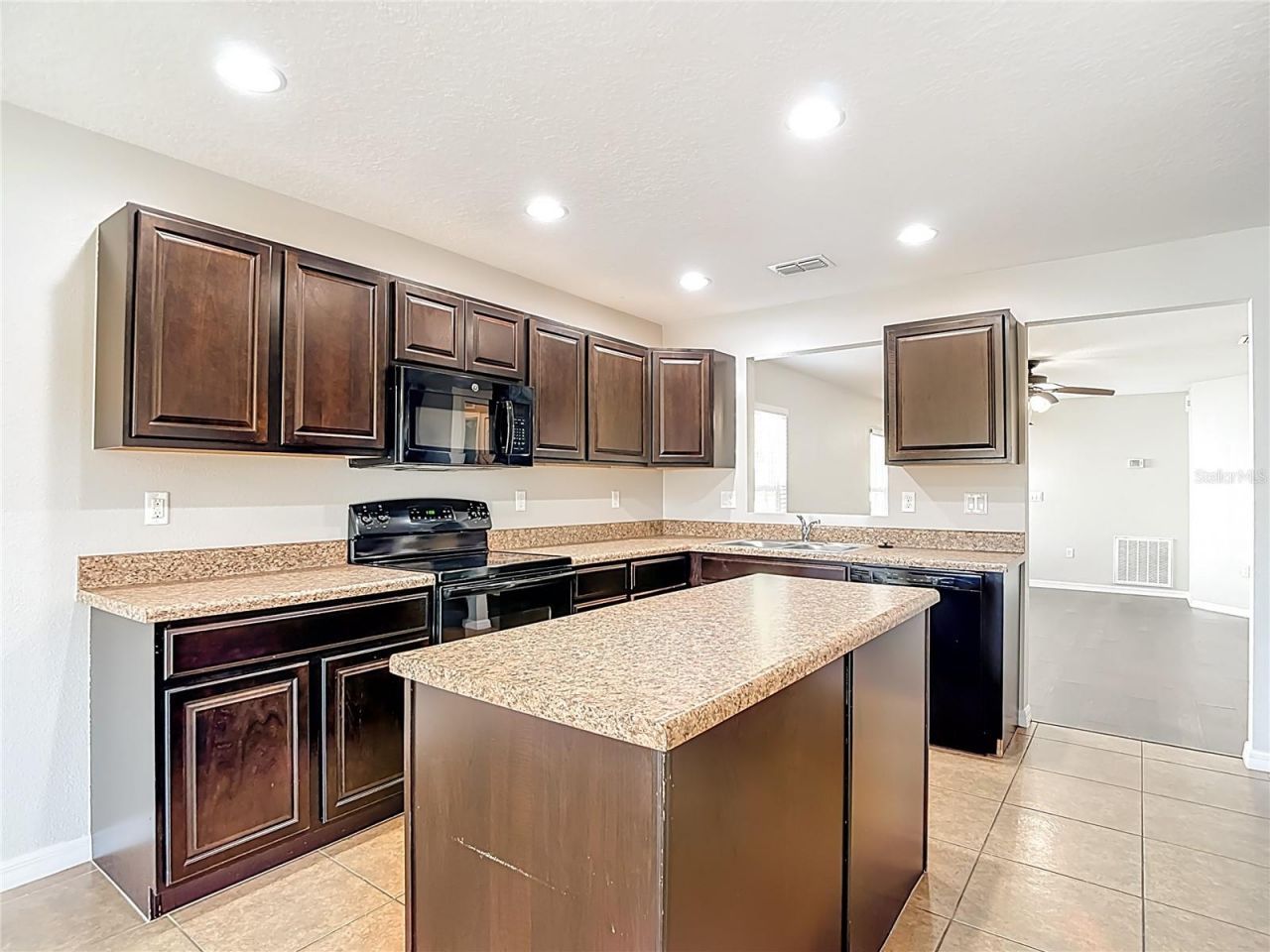 13221 Waterford Castle Drive, Dade City, FL 33525 Photo