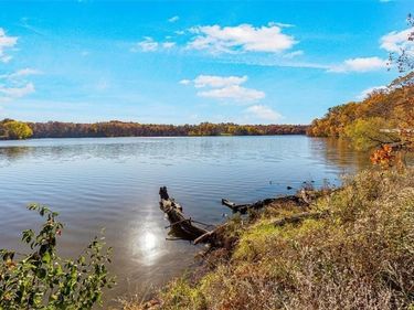 S Shore Drive, Excelsior Springs, MO 64024