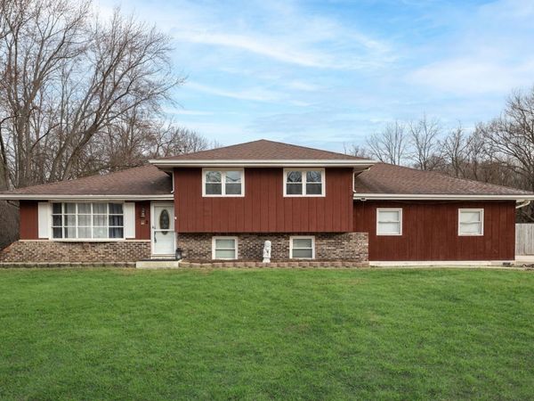 28W032 Roosevelt Road , Winfield, IL 60190