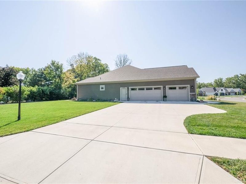 1610 Creekwood Drive, Troy, OH 45373 Photo 71