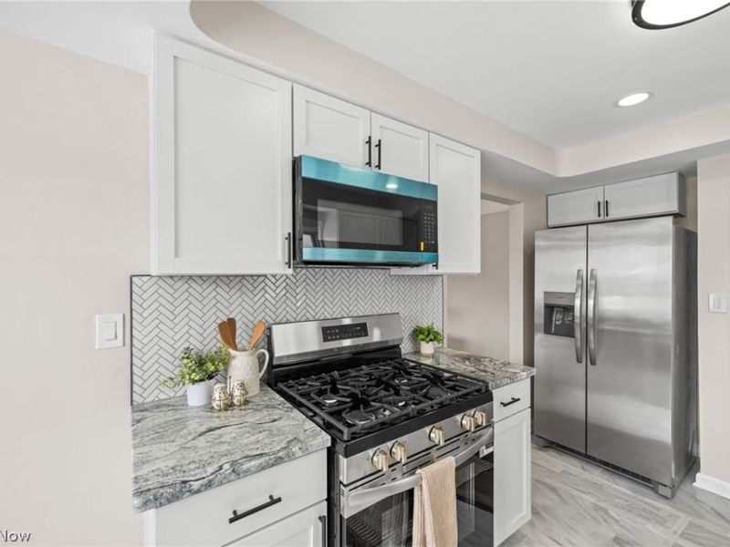 4226 Okalona Road, Cleveland, OH 44121 Photo 10