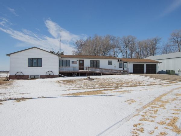 48994 County Road 13, North Mankato, MN 56003