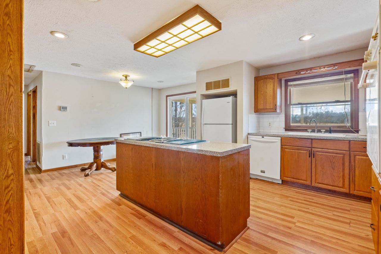 7473 Lundy Short Cut Rd.  Photo 8