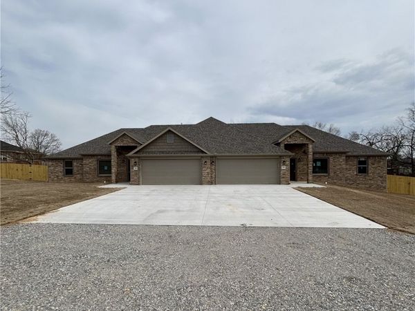 190 & 192 E 2nd Street , Centerton, AR 72719