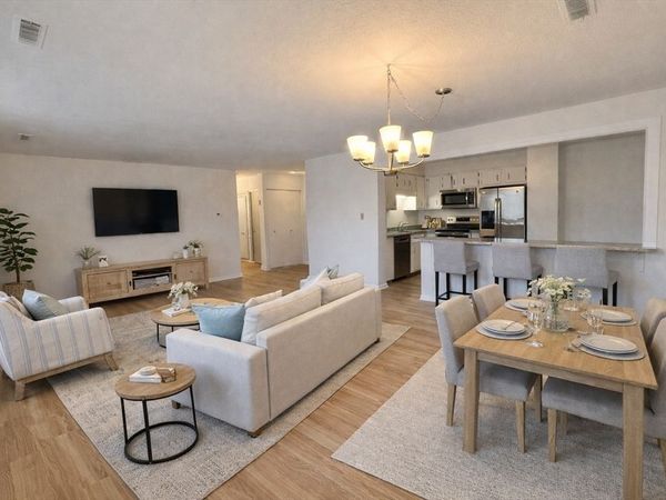 1004 Paradise Rd, Unit 1H, Swampscott, MA 01907