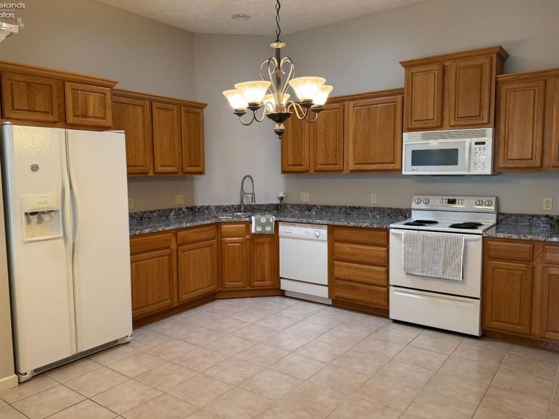 33 Falcon Crest Drive, Unit C, Norwalk, OH 44857 Photo 13