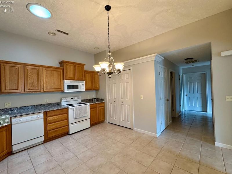 33 Falcon Crest Drive, Unit C, Norwalk, OH 44857 Photo 14