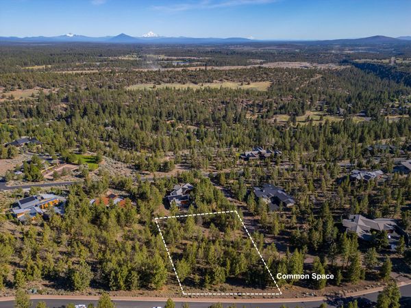 3399 NW Greenleaf Way, Bend, OR 97703