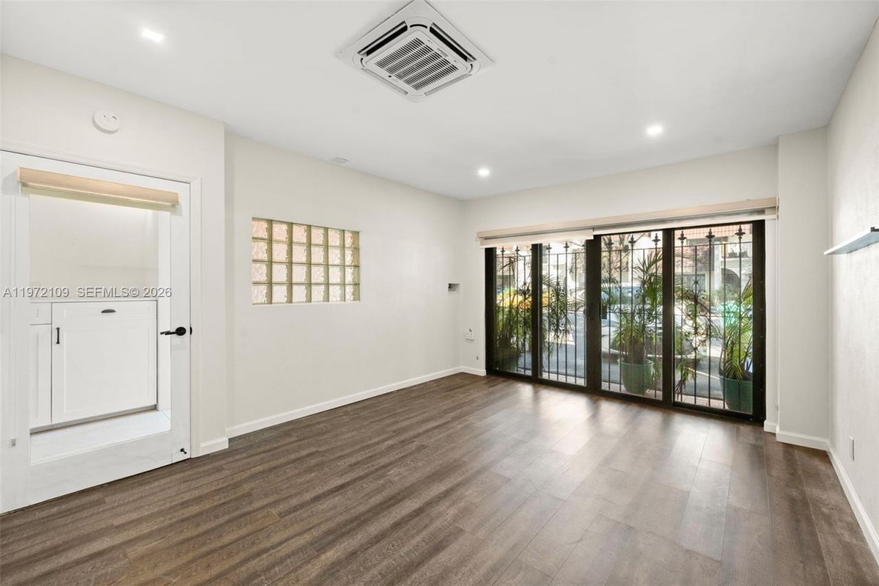 9002 SW 62nd Ter, Unit 7-D, Miami, FL 33173 Photo