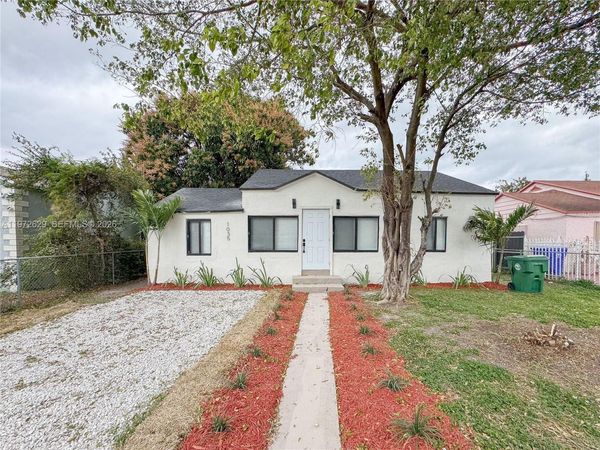 1035 NW 64th St , Miami, FL 33150