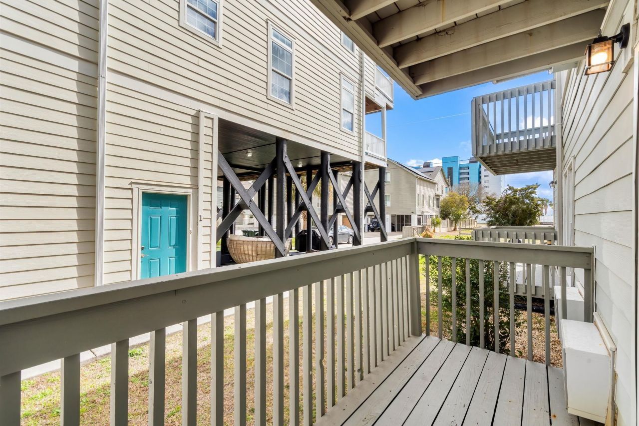 300 47th Ave. N  Photo 21