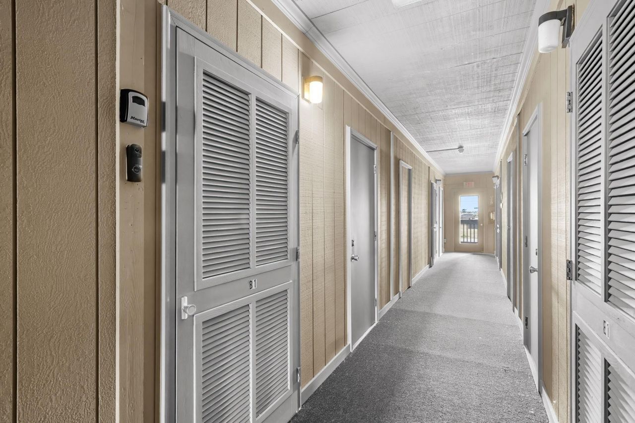 300 47th Ave. N  Photo 7