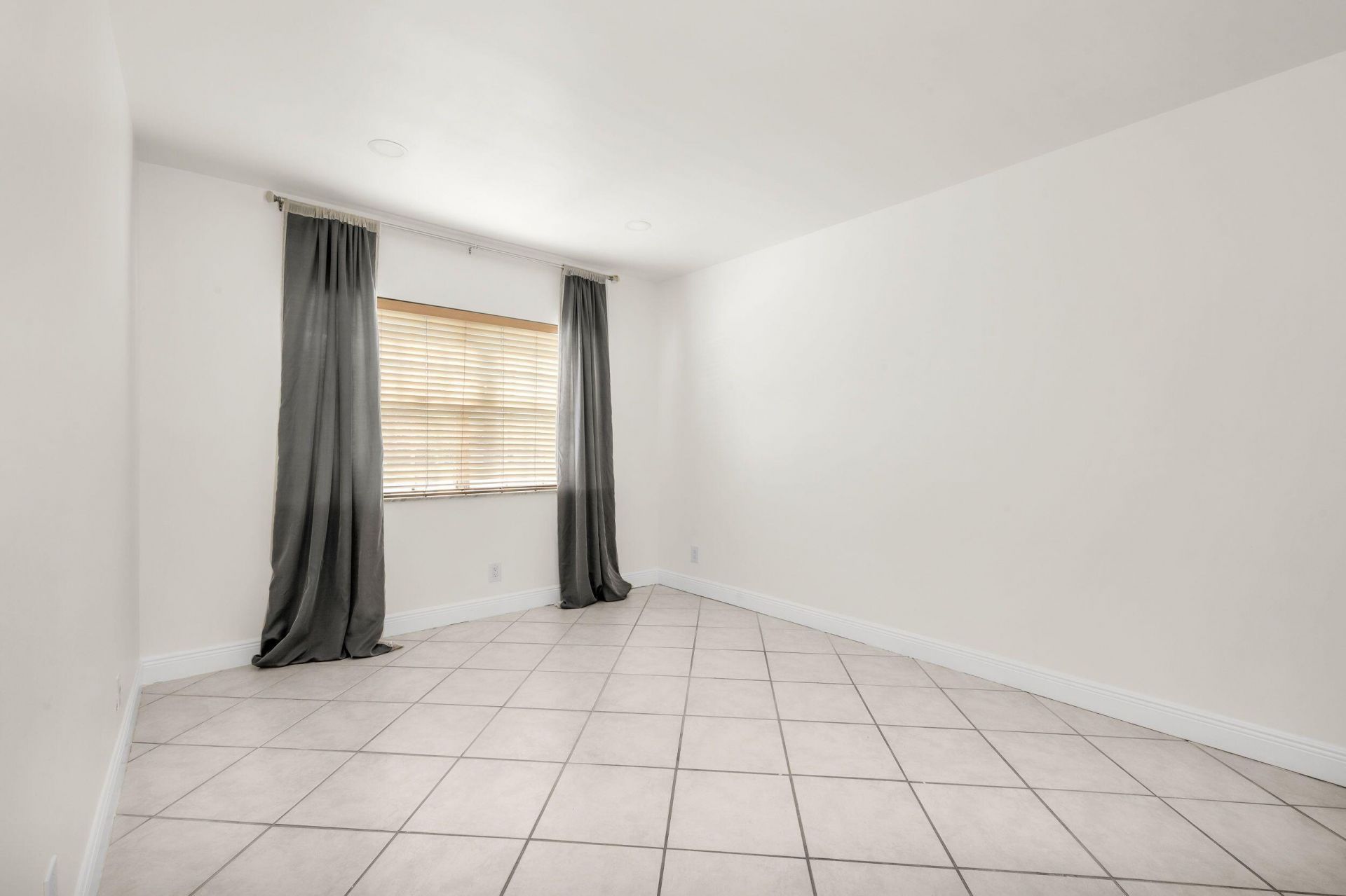 299 SW 7th Street, Unit 1060, Boca Raton, FL 33432 Photo