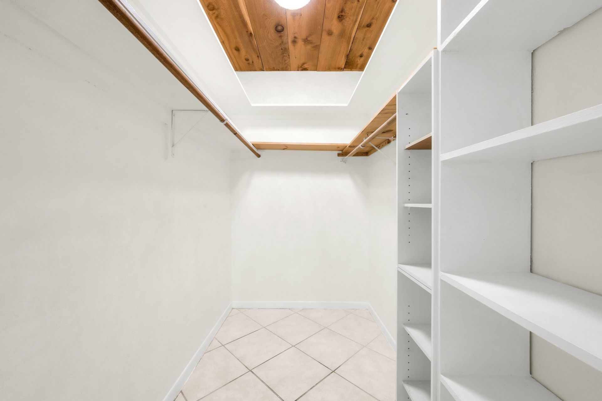 299 SW 7th Street, Unit 1060, Boca Raton, FL 33432 Photo