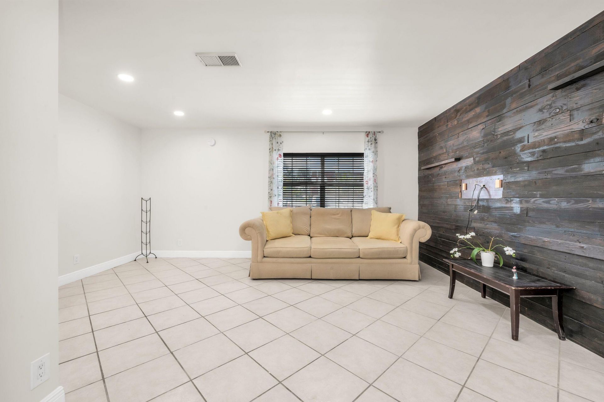 299 SW 7th Street, Unit 1060, Boca Raton, FL 33432 Photo