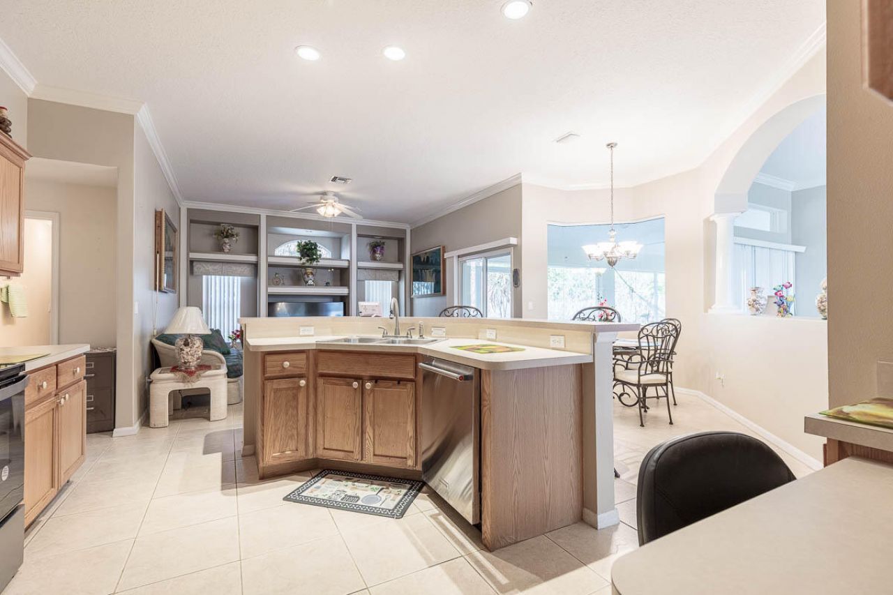 2417 SE Dogwood Avenue, Port Saint Lucie, FL 34952 Photo