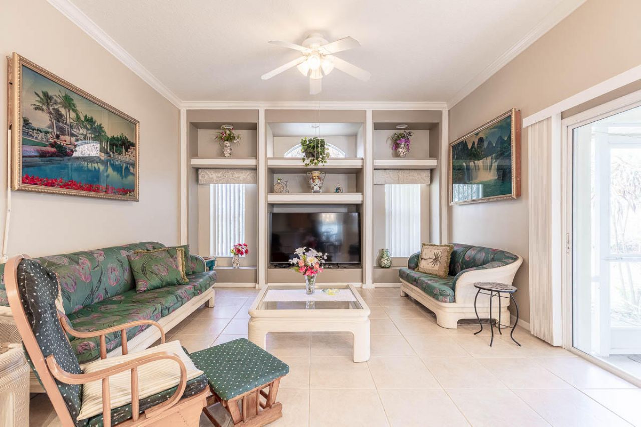 2417 SE Dogwood Avenue, Port Saint Lucie, FL 34952 Photo