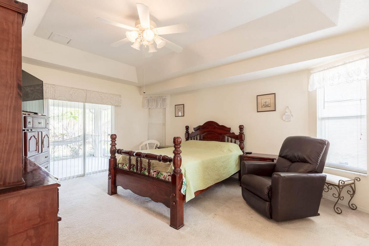 2417 SE Dogwood Avenue, Port Saint Lucie, FL 34952 Photo