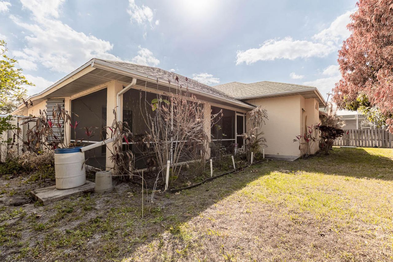 2417 SE Dogwood Avenue, Port Saint Lucie, FL 34952 Photo