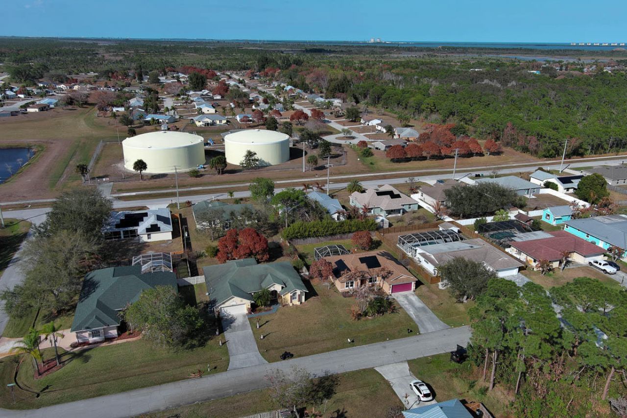 2417 SE Dogwood Avenue, Port Saint Lucie, FL 34952 Photo