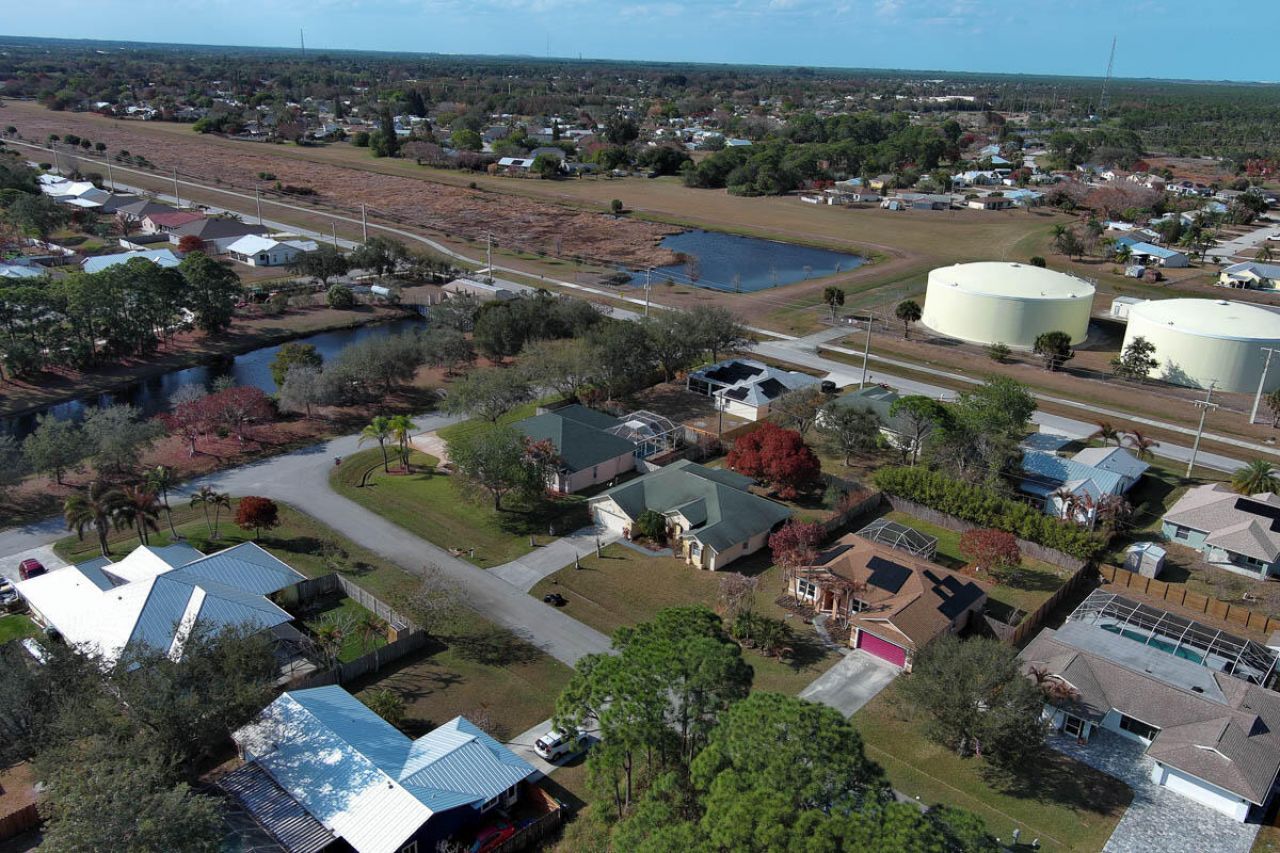 2417 SE Dogwood Avenue, Port Saint Lucie, FL 34952 Photo