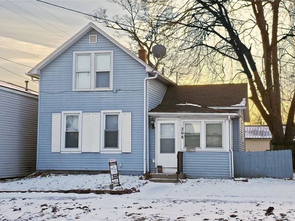 208 7TH Street SW, Cedar Rapids, IA 52404