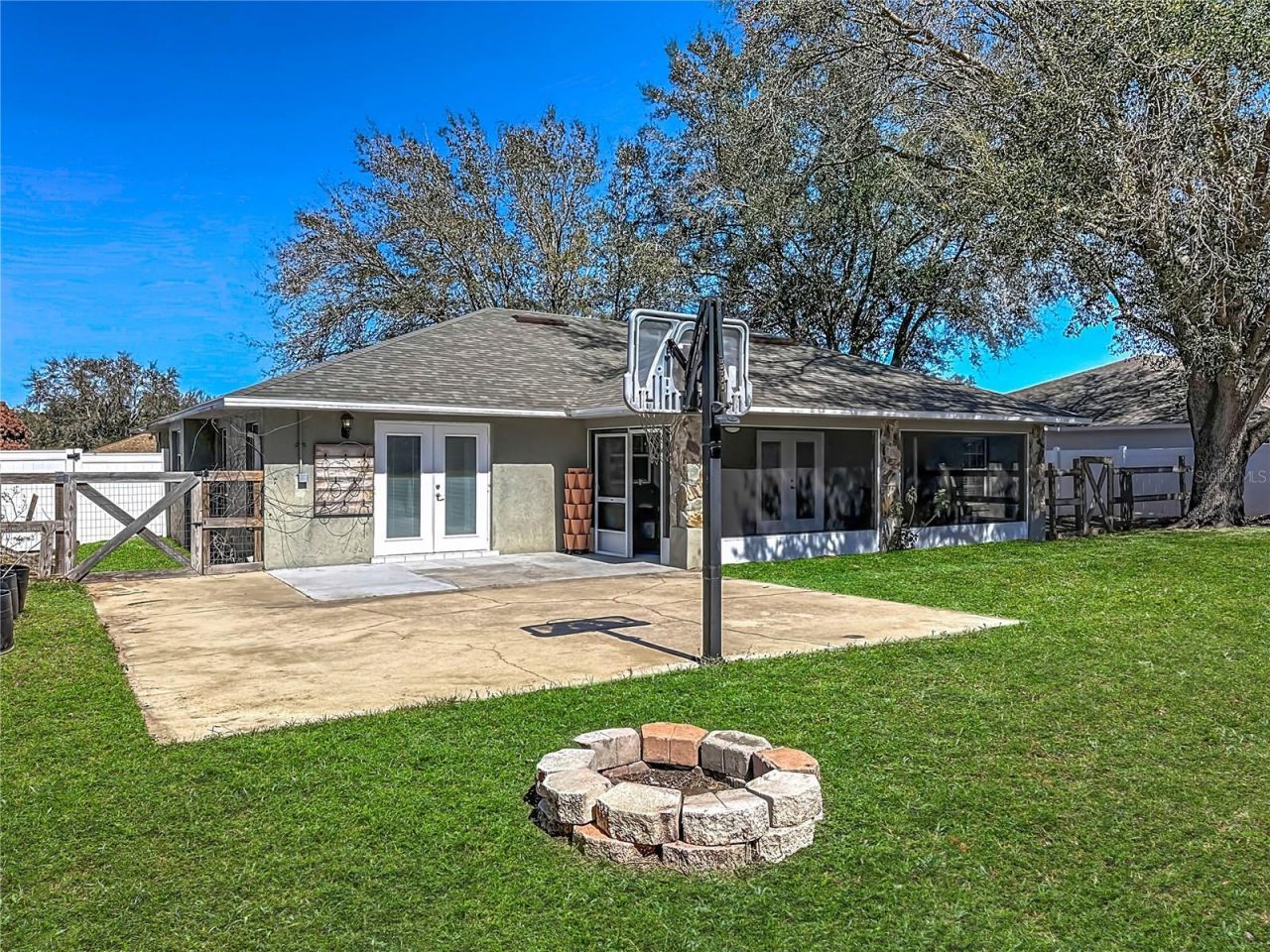 129 Evergreen Drive, Auburndale, FL 33823 Photo